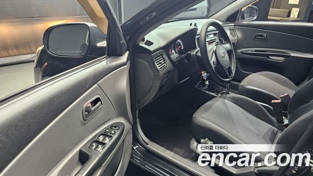 Kia Pride(новый кузов / новое поколение) 4DR 1.4 DOHC LX, 2010 10