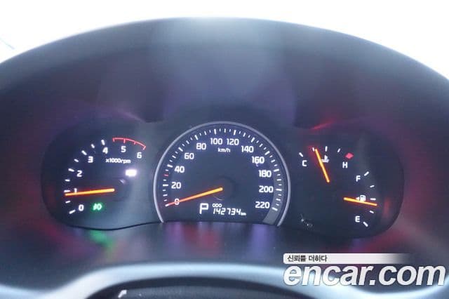 Kia Carnival R топовая версия, 2012 17