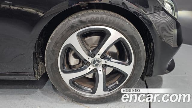 Mercedes-Benz E-класс W213 Avantgarde, 2020 все фото