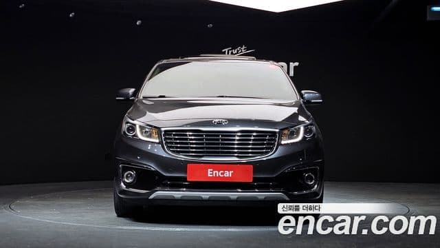 Kia All New Carnival VIP, 2016 3