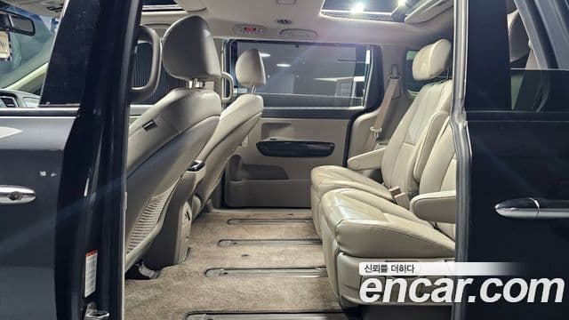 Kia All New Carnival VIP, 2016 12
