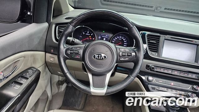 Kia All New Carnival VIP, 2016 13