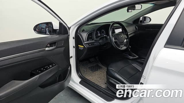 Hyundai Avante AD 1.6 GDI Smart, 2017 10