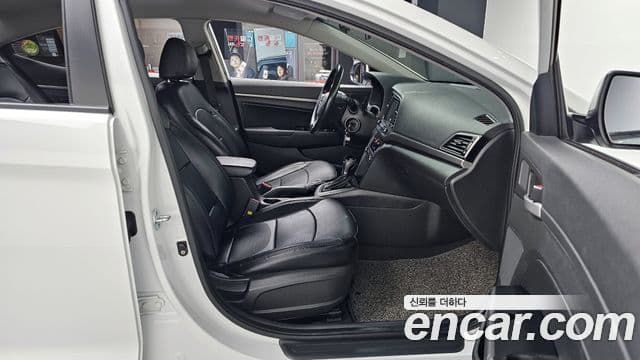 Hyundai Avante AD 1.6 GDI Smart, 2017 11