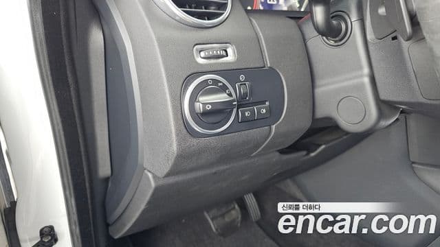 Land Rover Discovery 4 3.0 SDV6 SE, 2016 14