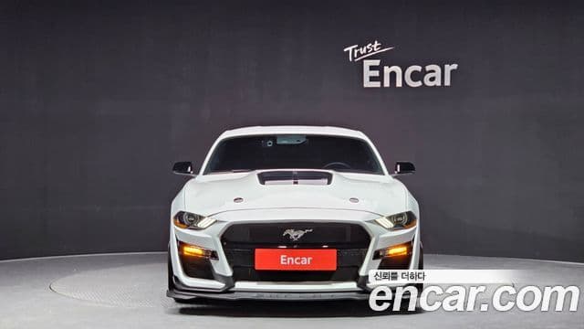 Ford Mustang GT купе, 2020 3