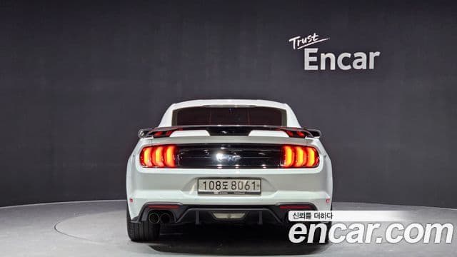 Ford Mustang GT купе, 2020 4