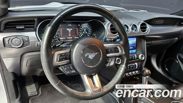 Ford Mustang GT купе, 2020 13