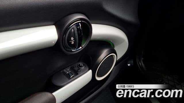 Mini Cooper 3세대, 2015 18
