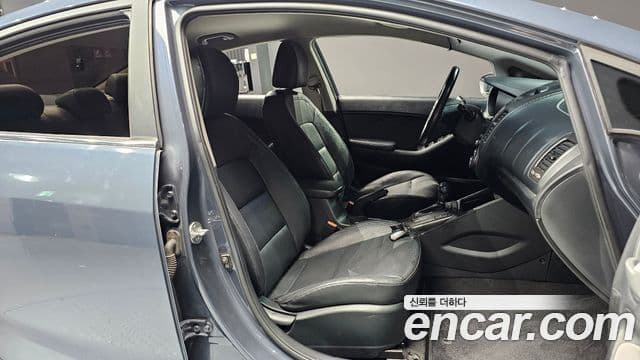 Kia K3 Trendy, 2013 10