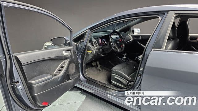 Kia K3 Trendy, 2013 11