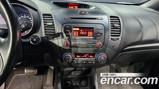 Kia K3 Trendy, 2013 16