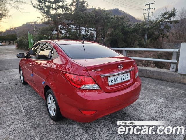 Hyundai Accent(новый кузов / новое поколение) Premier, 2011 3