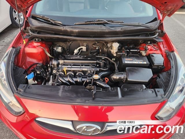 Hyundai Accent(новый кузов / новое поколение) Premier, 2011 6