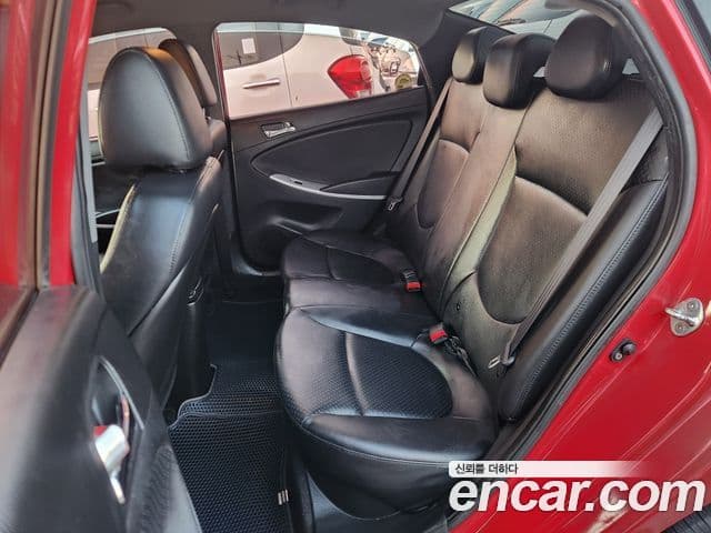 Hyundai Accent(новый кузов / новое поколение) Premier, 2011 10