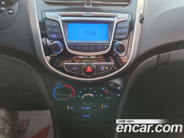 Hyundai Accent(новый кузов / новое поколение) Premier, 2011 14