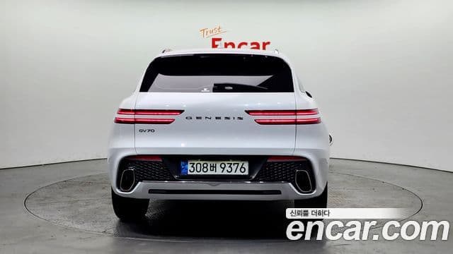 Genesis GV70, 2021 4