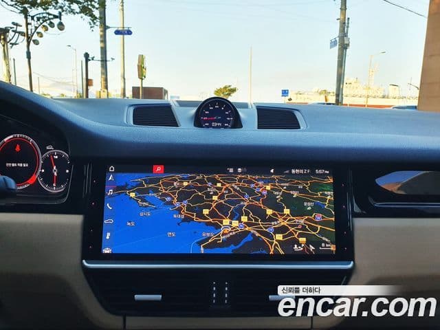 Porsche Cayenne (PO536), 2019 15