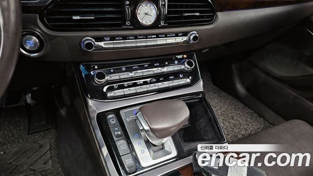 Genesis EQ900 Prestige, 2016 9