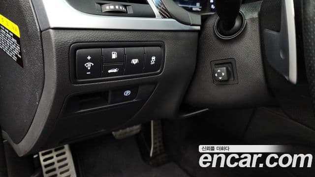 Genesis G80 Sport, 2017 16