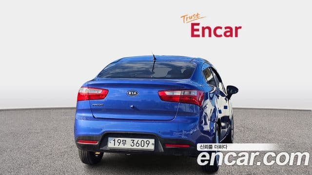 Kia All New Pride Deluxe, 2012 4