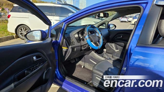 Kia All New Pride Deluxe, 2012 11