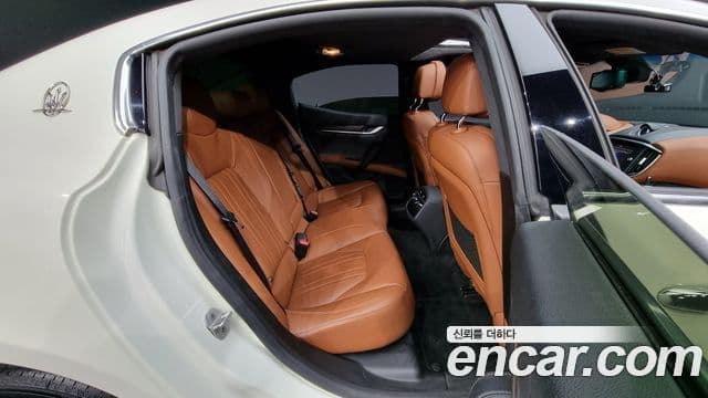 Maserati 기블리 3세대, 2015 19