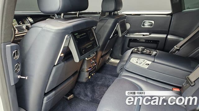 Rolls-Royce 고스트, 2019 12