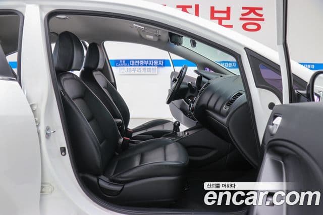 Kia K3 Luxury, 2013 10