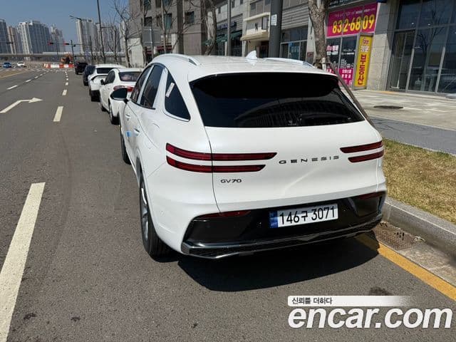 Genesis GV70, 2025 4
