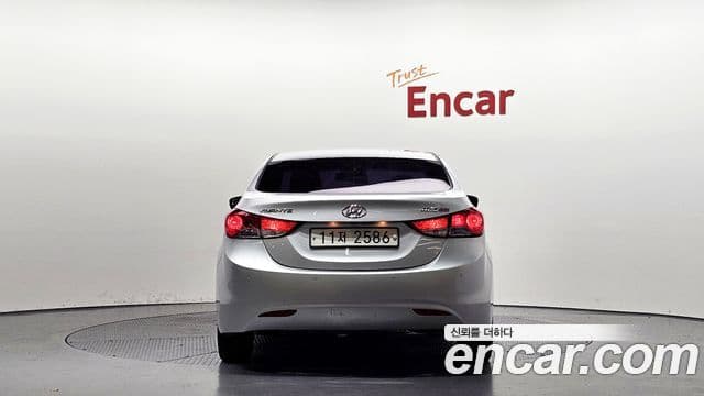 Hyundai Avante MD M16 GDI Deluxe, 2012 4