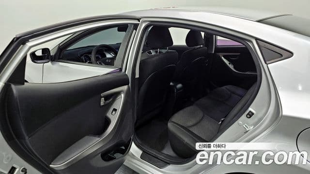 Hyundai Avante MD M16 GDI Deluxe, 2012 12