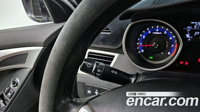 Hyundai Avante MD M16 GDI Deluxe, 2012 18