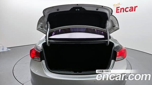 Hyundai Avante MD M16 GDI Deluxe, 2012 20