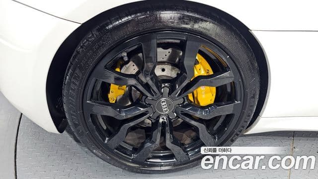 Audi R8 5.2 V10 Spyder, 2013 все фото