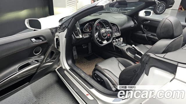 Audi R8 5.2 V10 Spyder, 2013 10