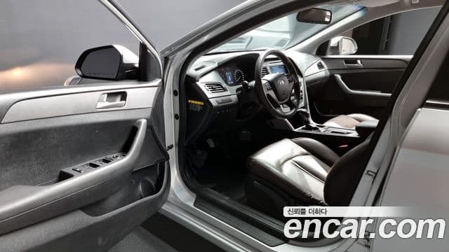 Hyundai LF Sonata Style, 2016 10