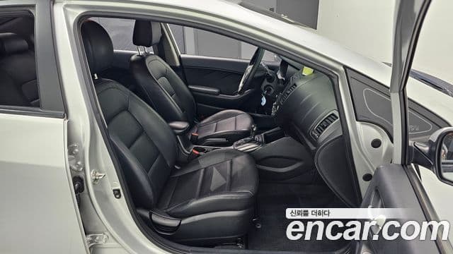 Kia K3 Deluxe, 2015 12