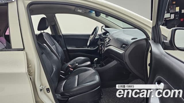 Kia All New Morning Deluxe Trendy, 2015 10