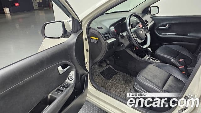 Kia All New Morning Deluxe Trendy, 2015 11