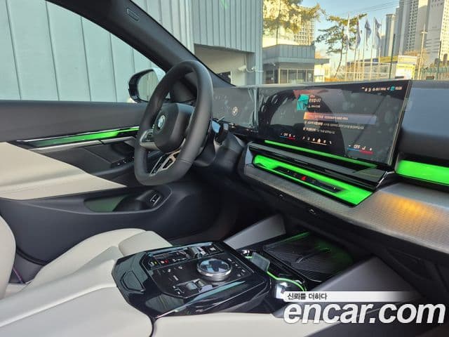 BMW 5시리즈 (G60) 520i M Sport, 2025 8