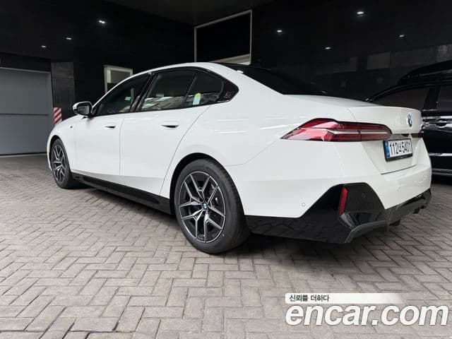 BMW 5시리즈 (G60) 520i M Sport, 2025 все фото