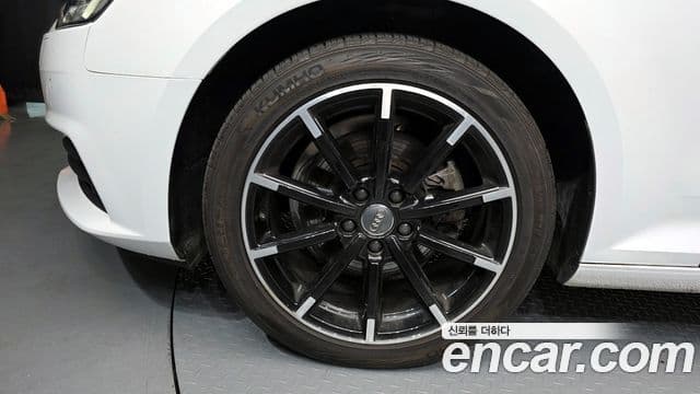 Audi A4 (B9), 2019 все фото