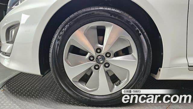 Kia K5 гибрид Noblesse, 2015 все фото