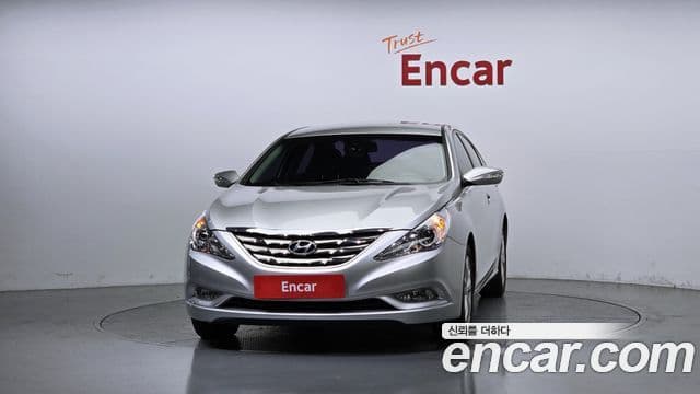 Hyundai YF Sonata Premier, 2011 3