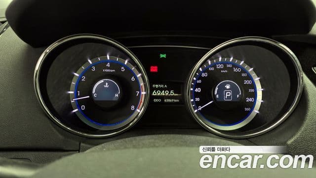 Hyundai YF Sonata Premier, 2011 8