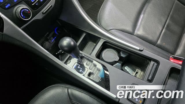 Hyundai YF Sonata Premier, 2011 9