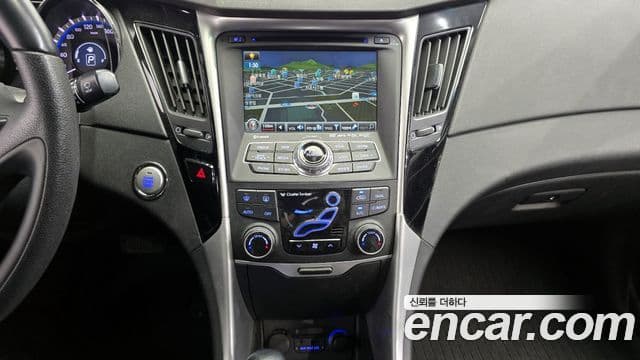 Hyundai YF Sonata Premier, 2011 16