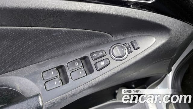 Hyundai YF Sonata Premier, 2011 17