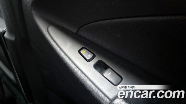 Hyundai YF Sonata Premier, 2011 18